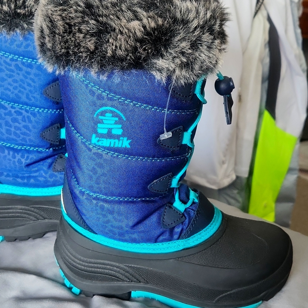 Stylish Kamik ,,,Winter Boots with Faux Fur Trim